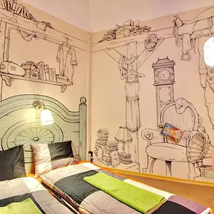 Hostel Lavender Circus Hostel, Doubles & Ensuites