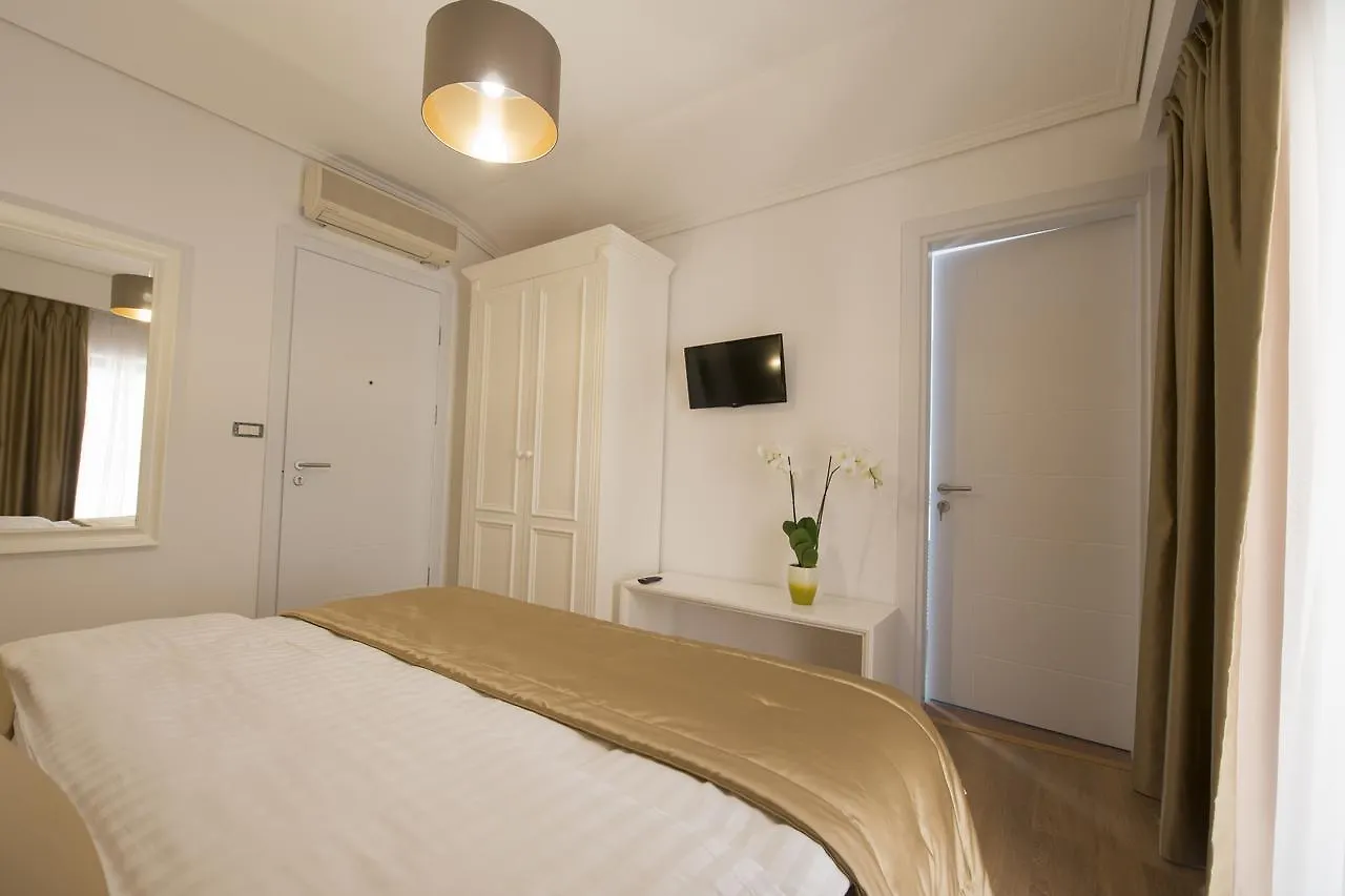 Hotel De Charme (Adults Only) Tirana Albanien