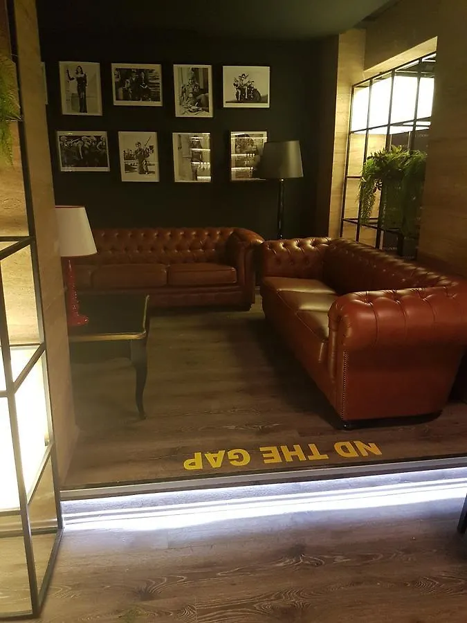 Hotel De Charme (Adults Only) Tirana 4*,  Albanien